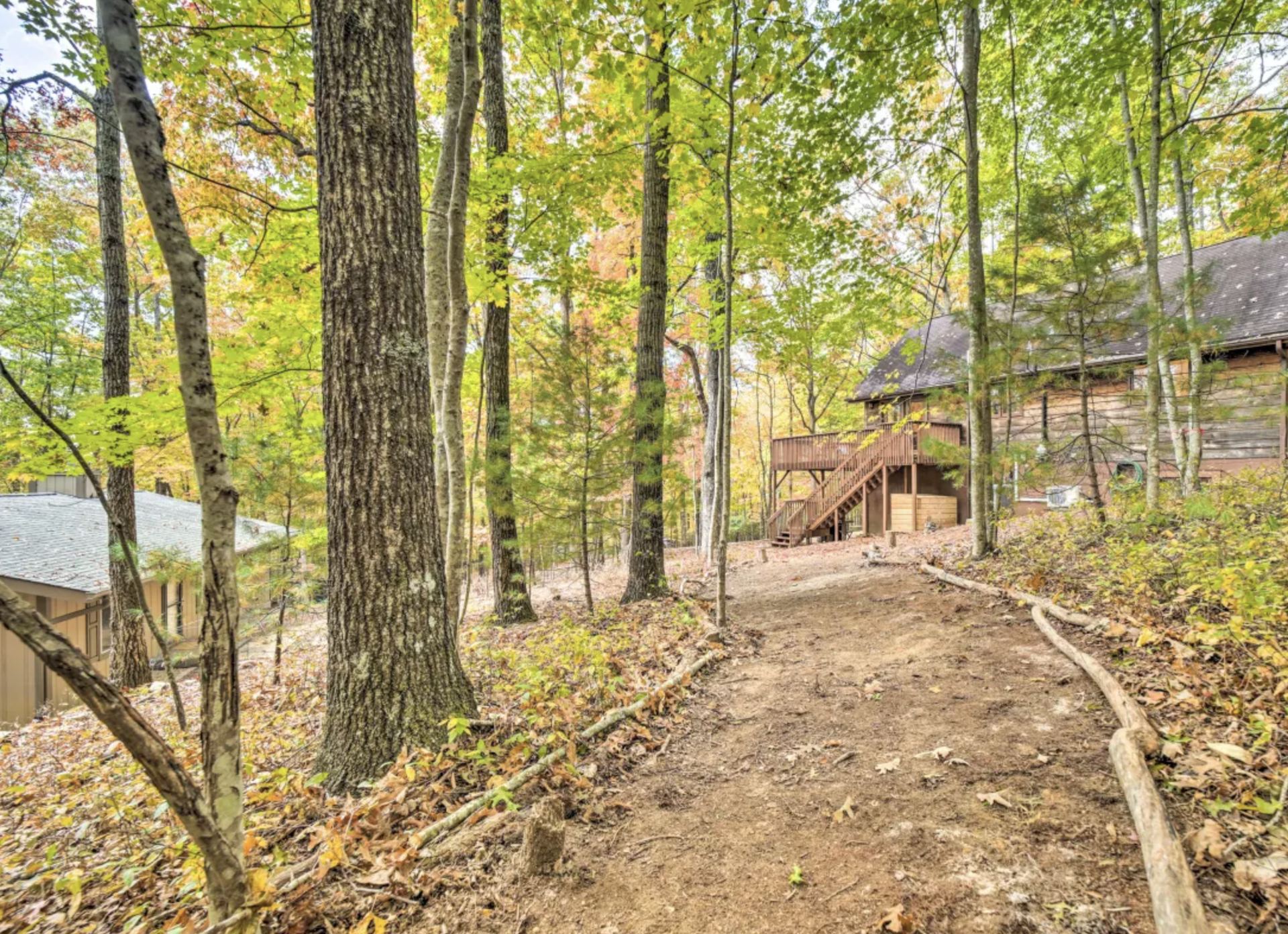 On-site hiking trails, 30 miles